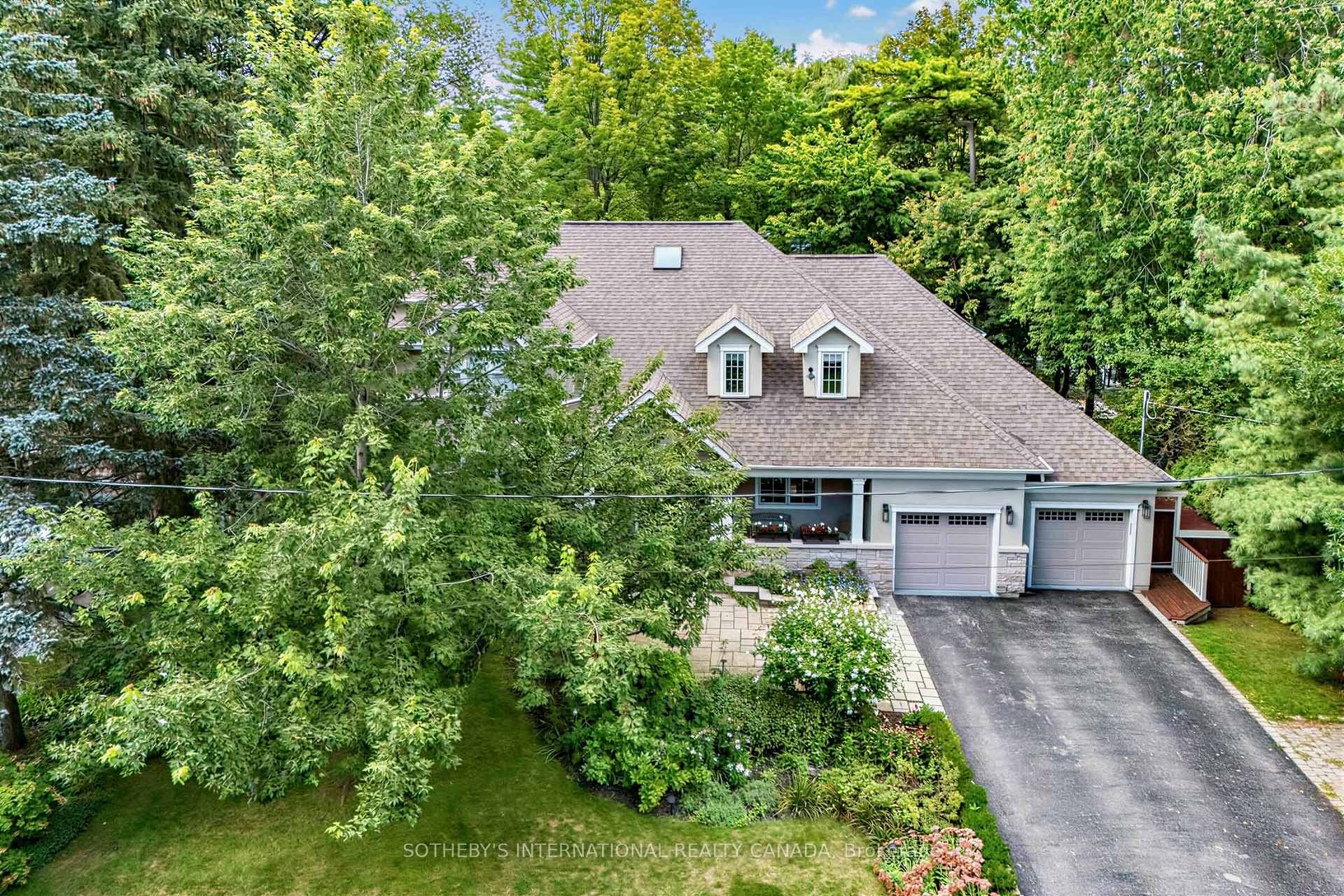 407 Cairncroft Road, Oakville 3