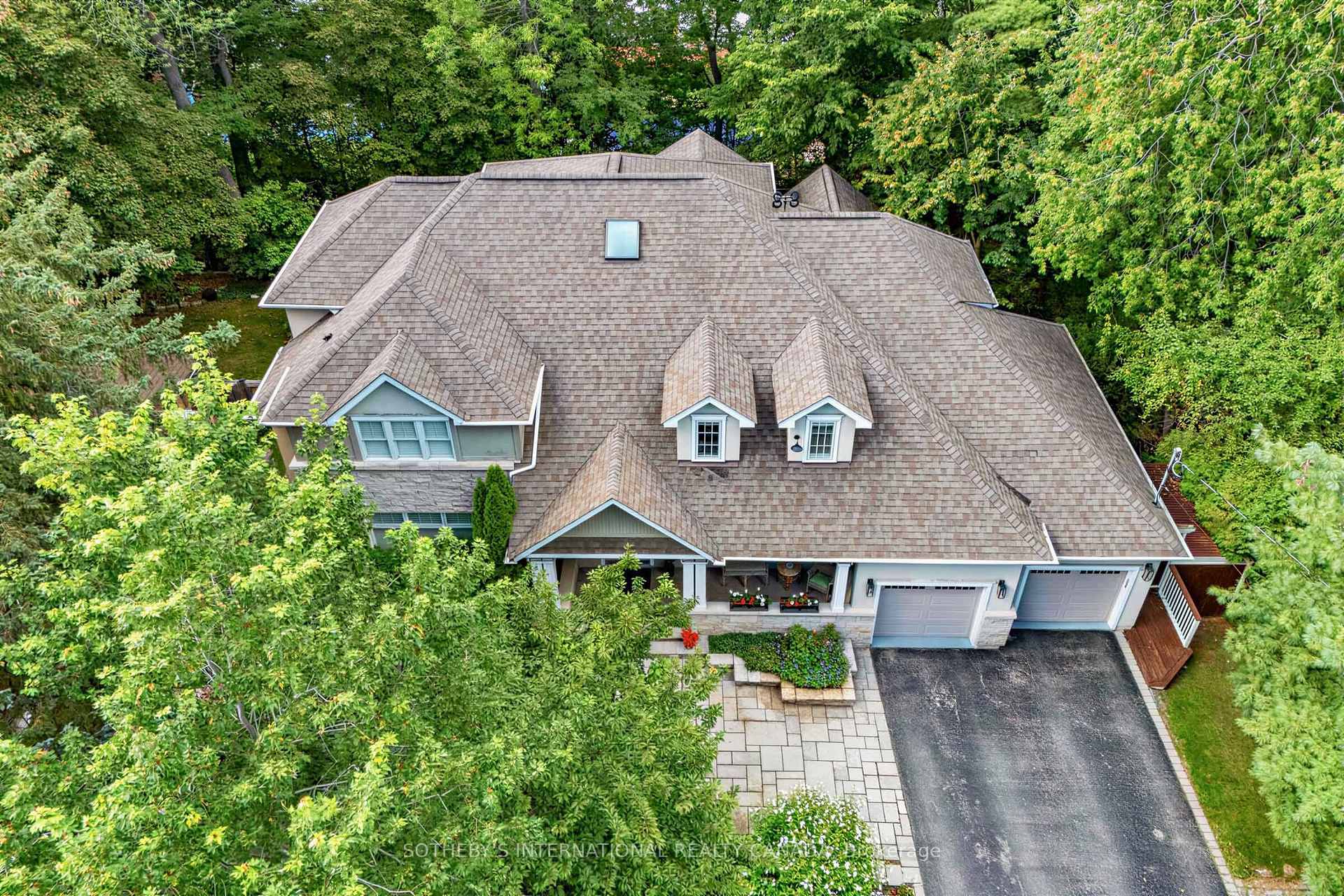 407 Cairncroft Road, Oakville 2
