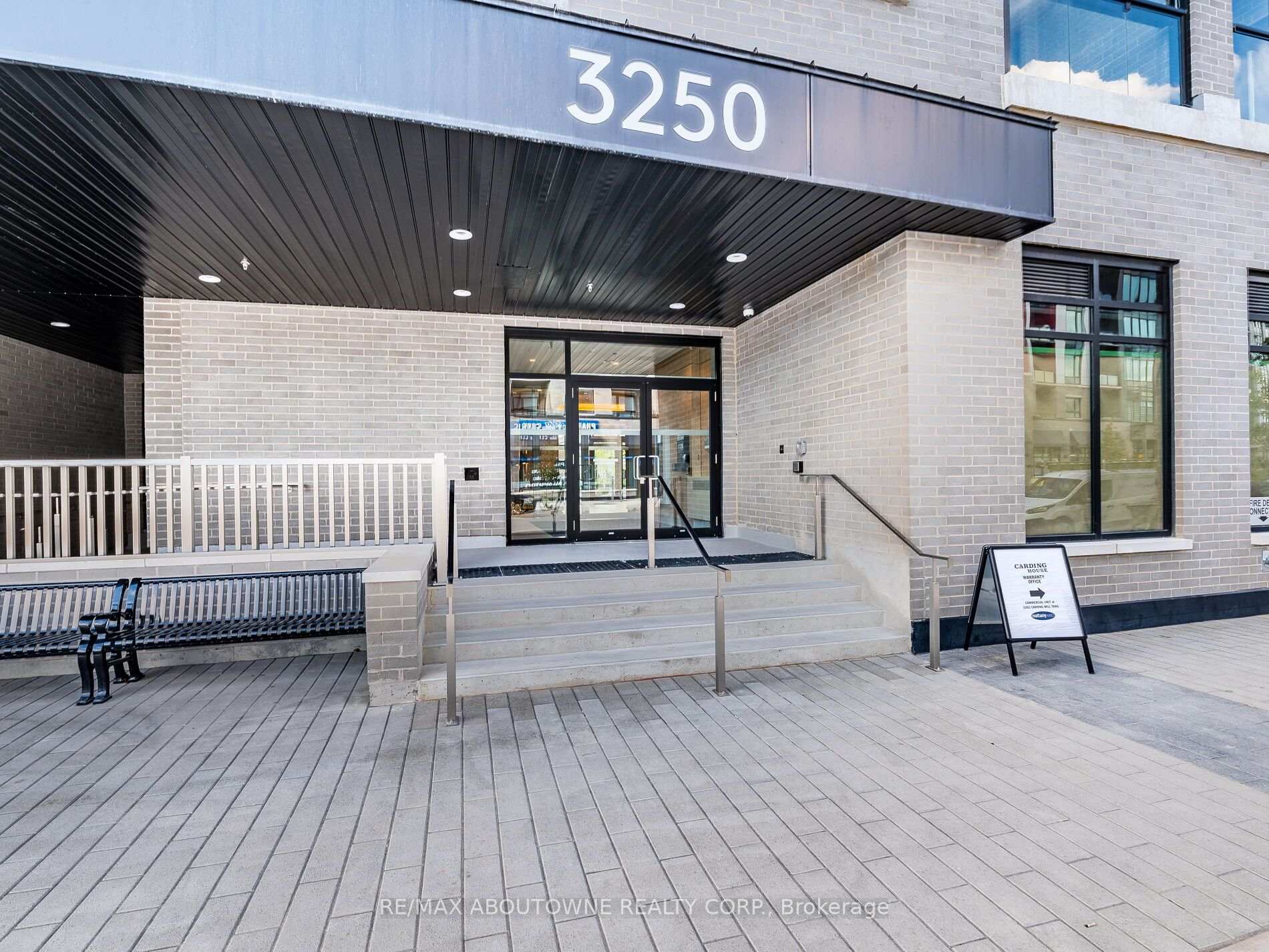 308 - 3250 Carding Mill Trail, Oakville 4