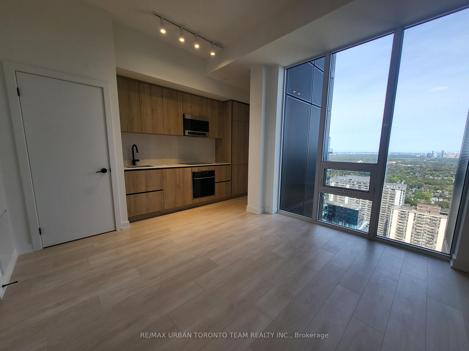 UPH-01 (3901) - 117 Broadway Avenue, Toronto 2