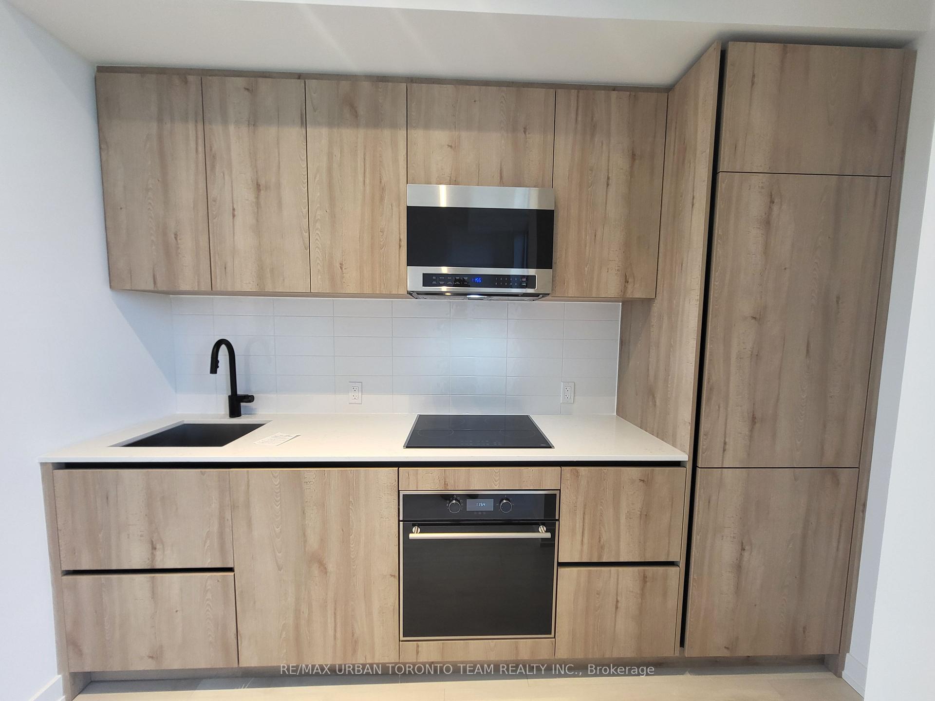 UPH-01 (3901) - 117 Broadway Avenue, Toronto 4