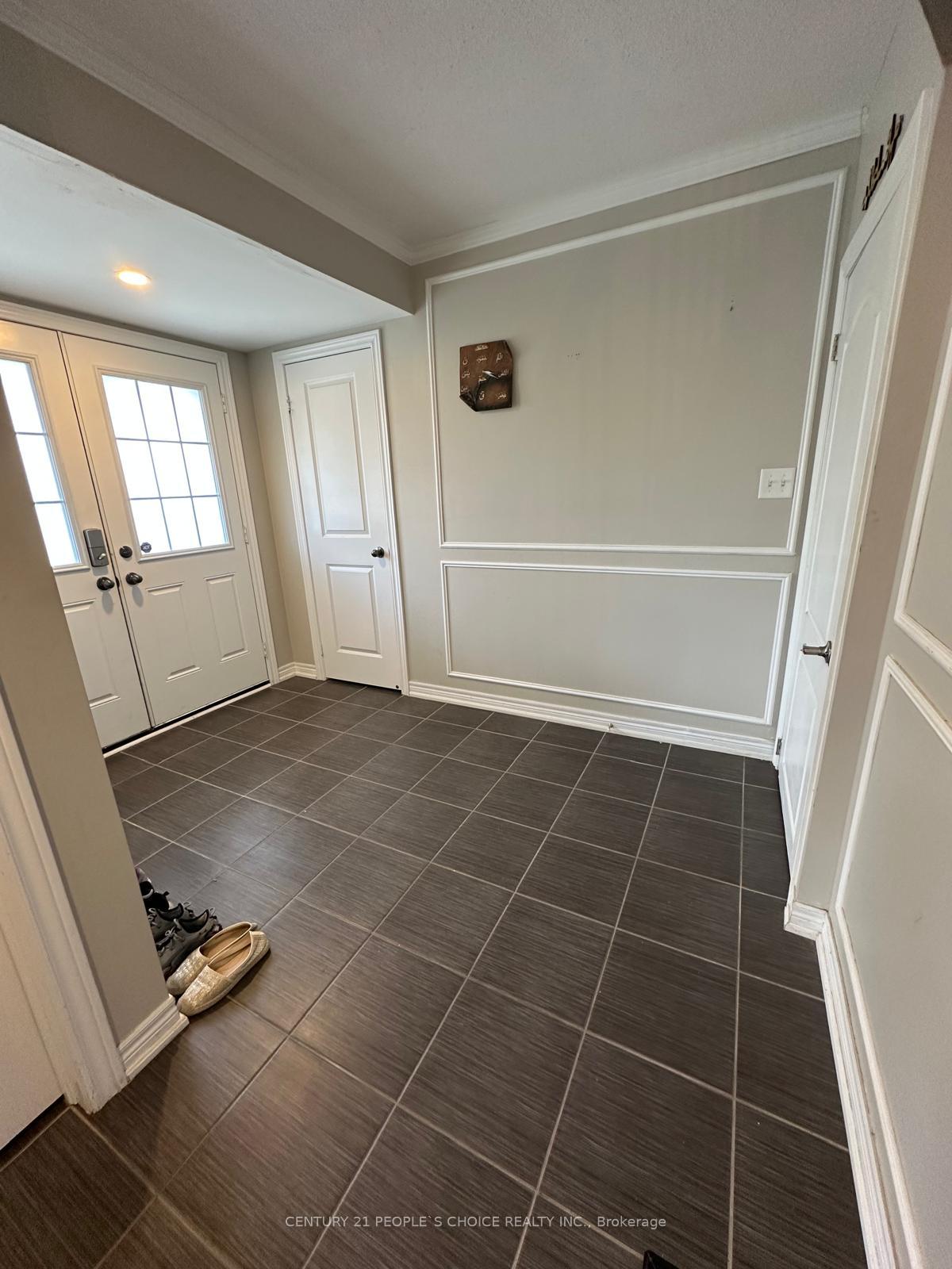 Upper - 70 Hogan Manor Drive, Brampton 3