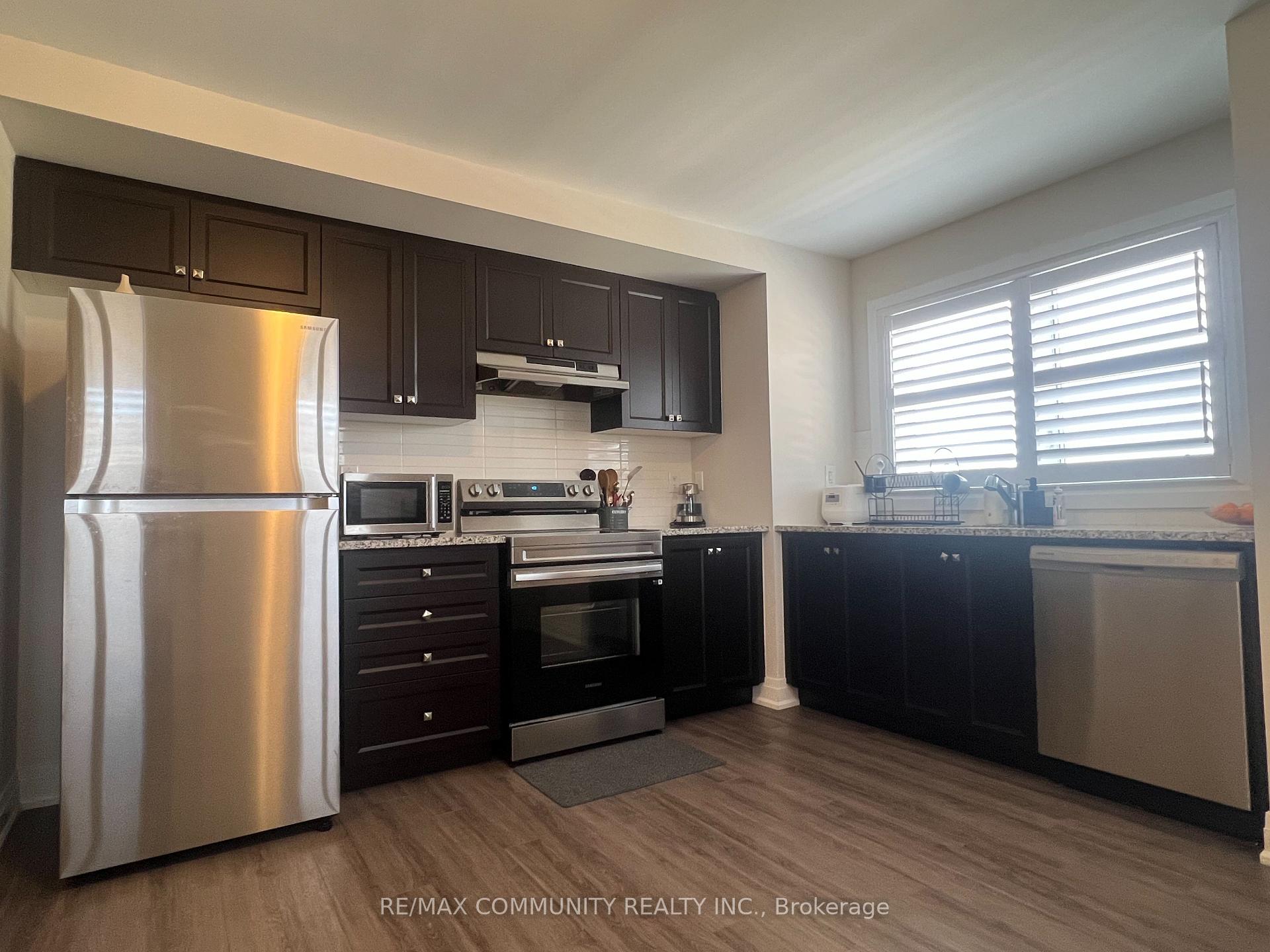 Coach House - 3570 Bur Oak Avenue, Markham 4