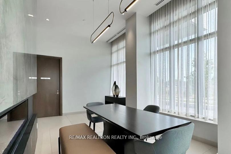 225 - 188 Fairview Mall Drive, Toronto 5