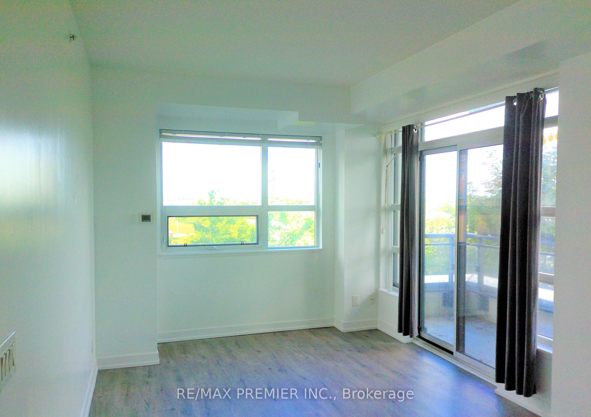 404 - 840 Queens Plate Drive, Toronto 3