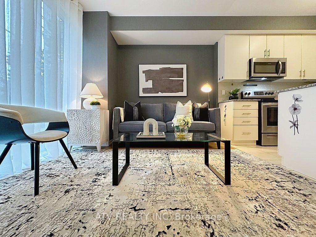 35 - 26 Fieldway Road, Toronto 2
