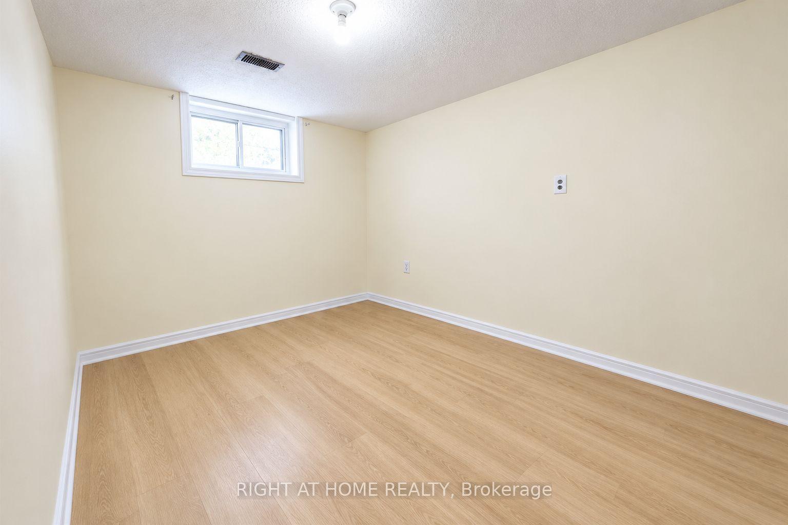 (Basement) - 17 Bryant St Street, Toronto 5