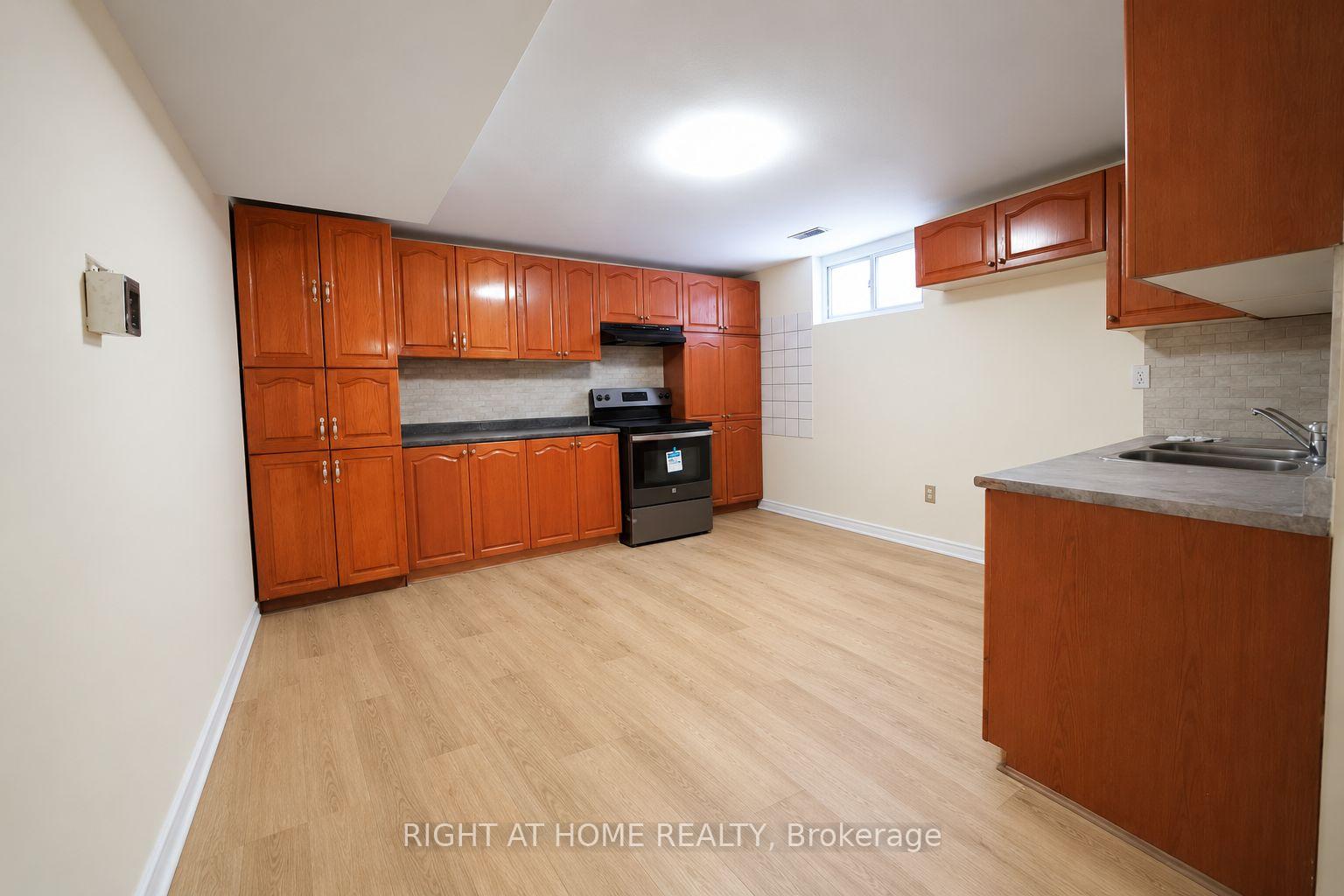 (Basement) - 17 Bryant St Street, Toronto 4