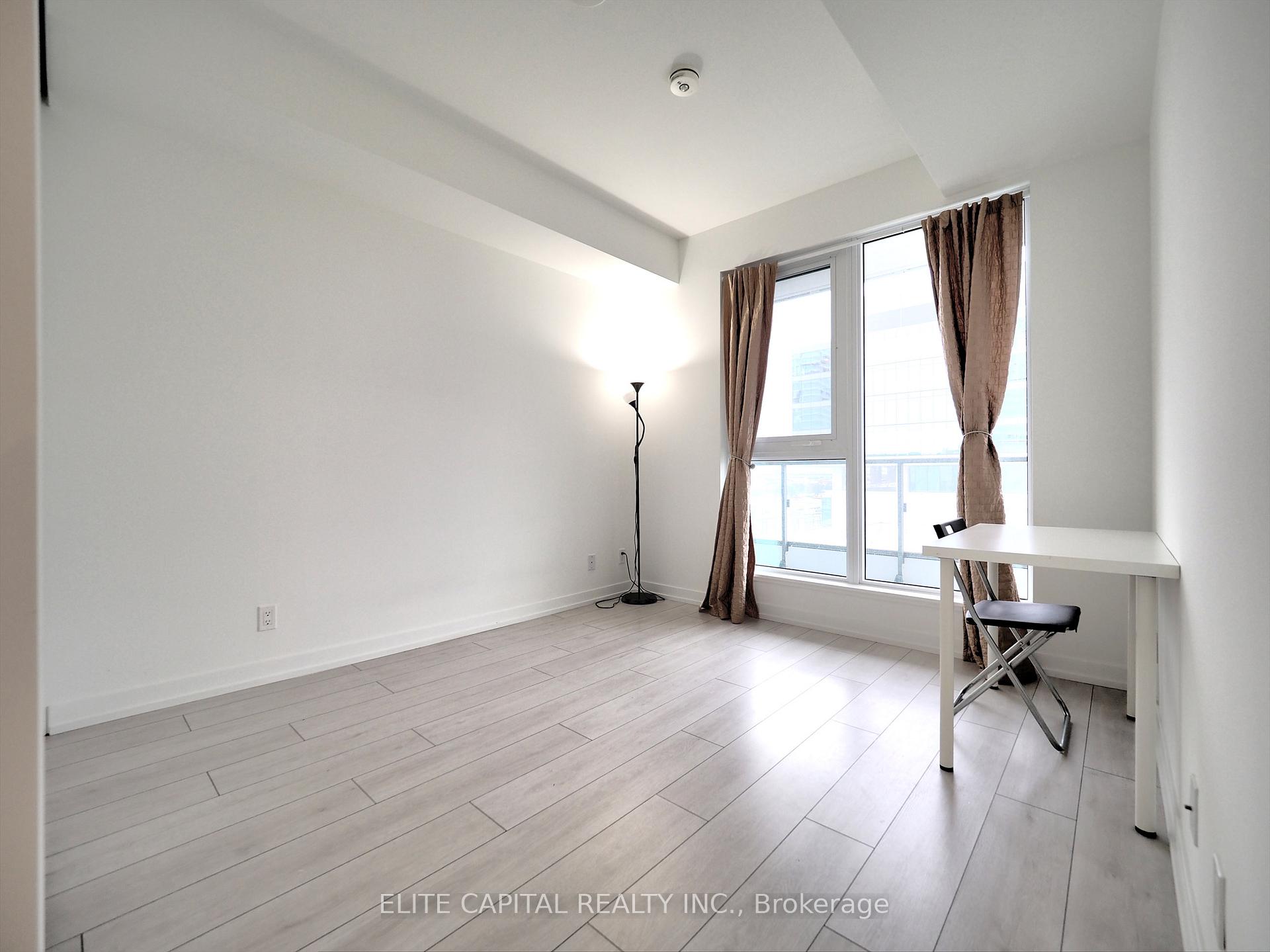 702 - 5 Buttermill Avenue, Vaughan 4