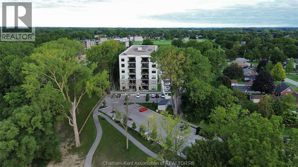 364 Grand AVENUE East Unit# 512, Chatham 3