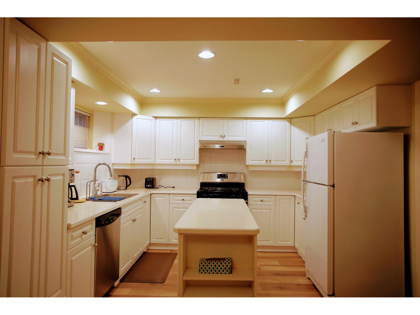 Basement-10958 163 STREET, Surrey 5
