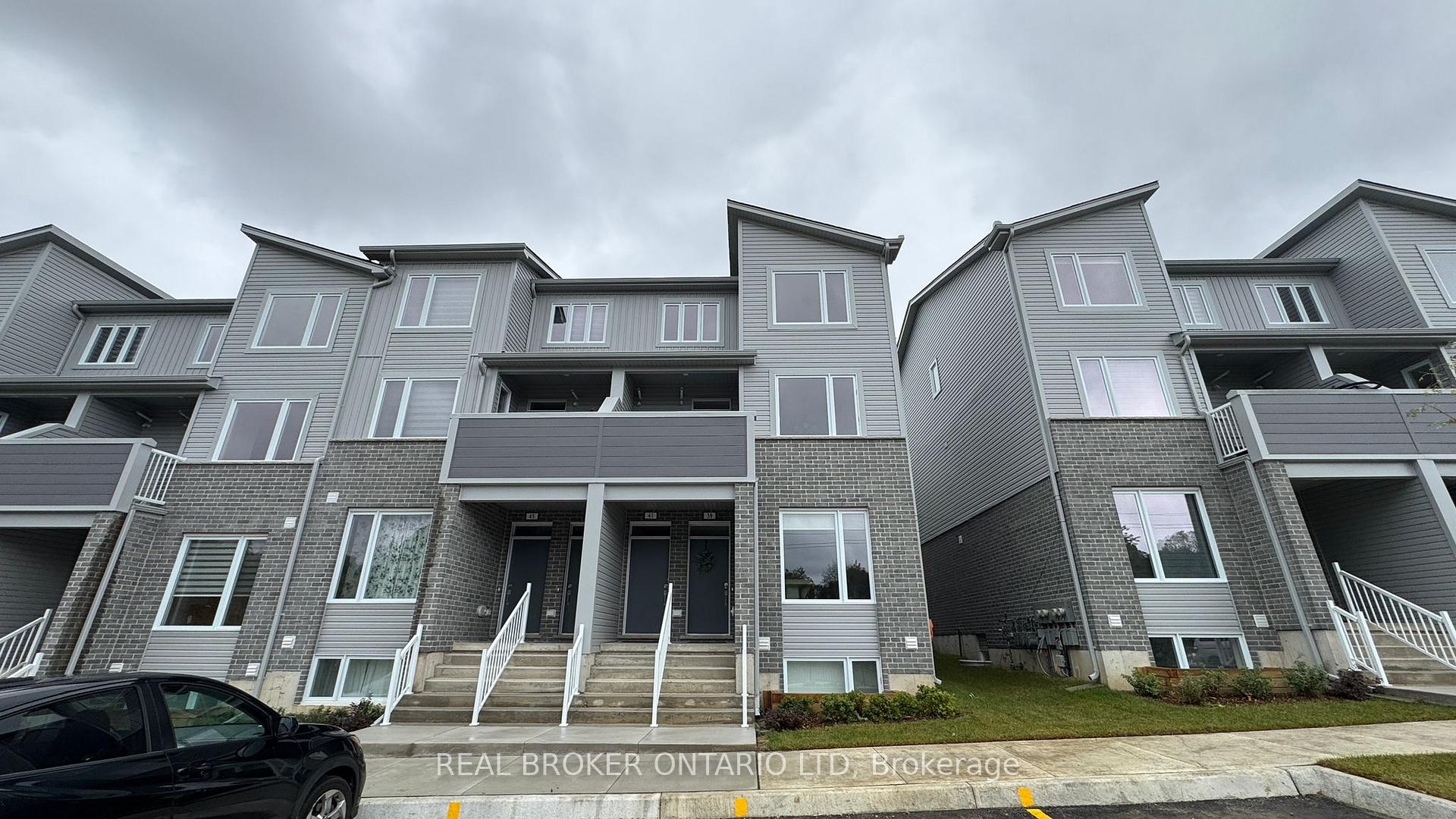 44 - 925 Deveron Crescent, London South 2
