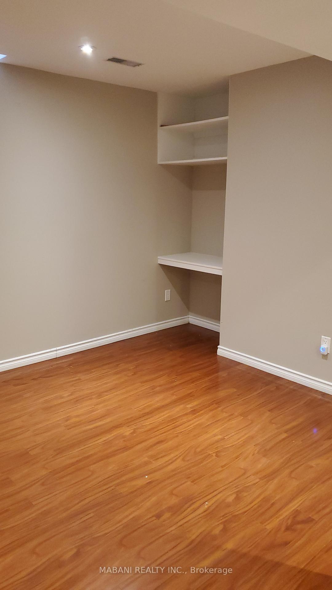 - Bsmt - 7270 Terragar Boulevard, Mississauga 4