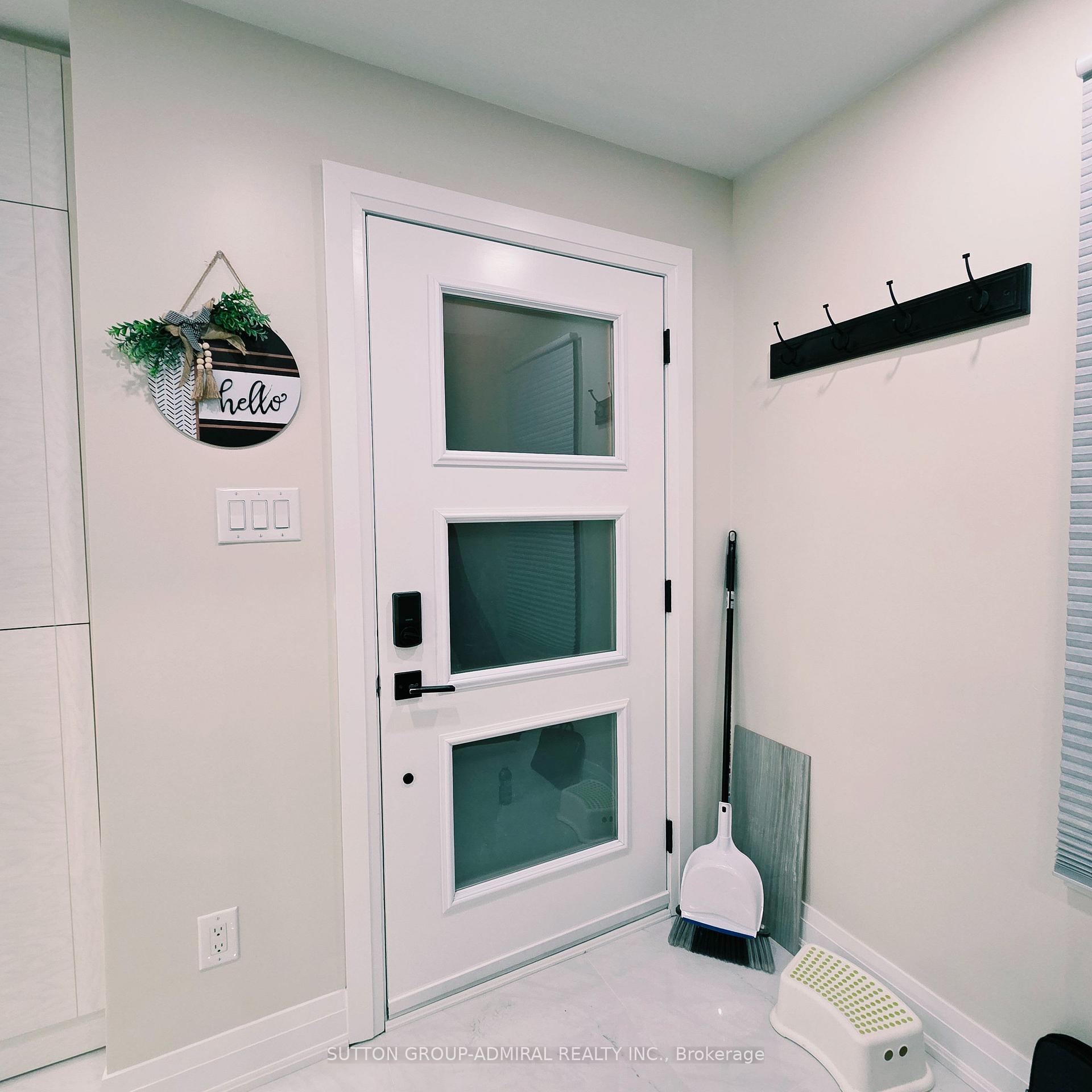 33 Tresher Court, Ajax 2