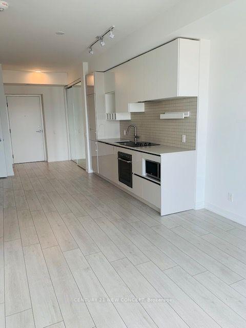 2701 - 950 Portage Parkway, Vaughan 4