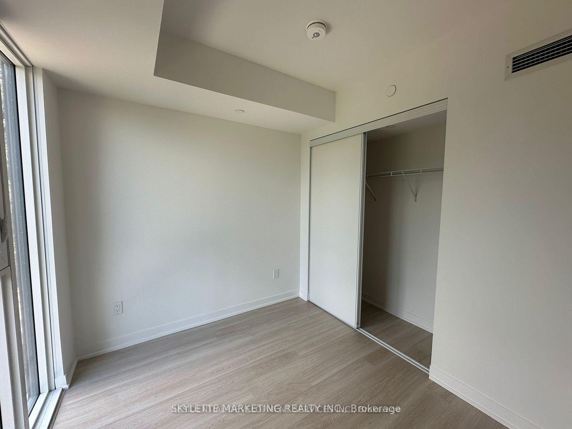 318 - 500 Wilson Avenue, Toronto 4
