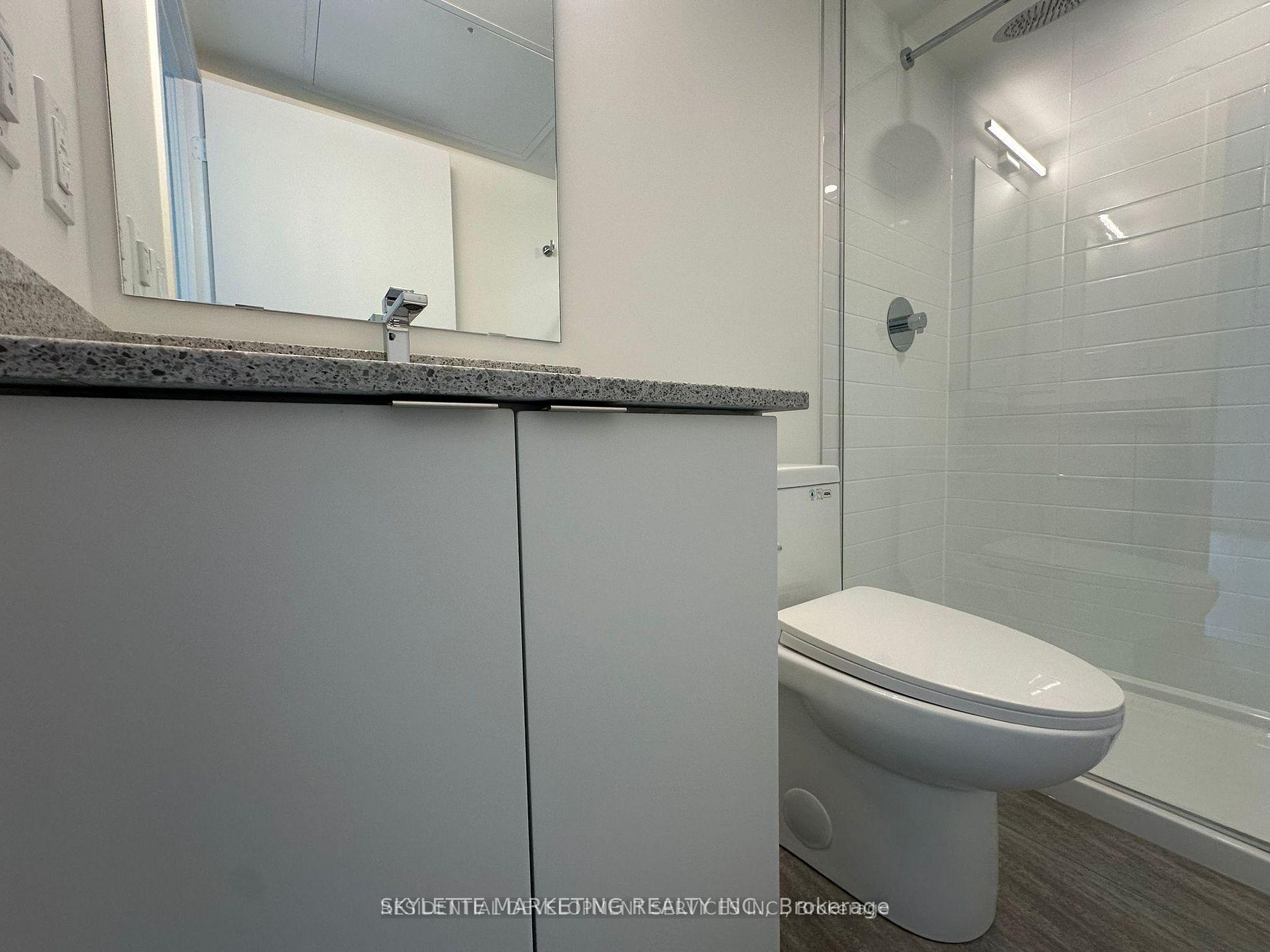318 - 500 Wilson Avenue, Toronto 5