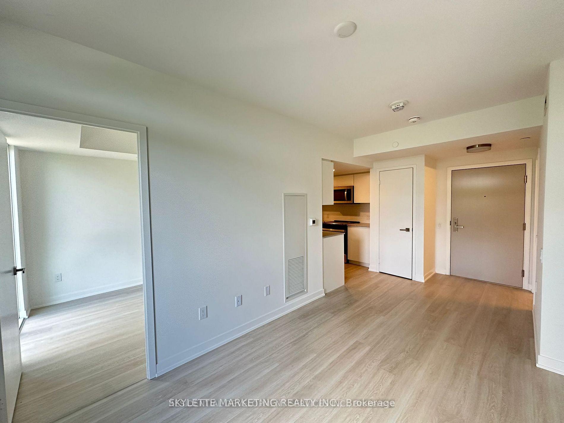 318 - 500 Wilson Avenue, Toronto 3