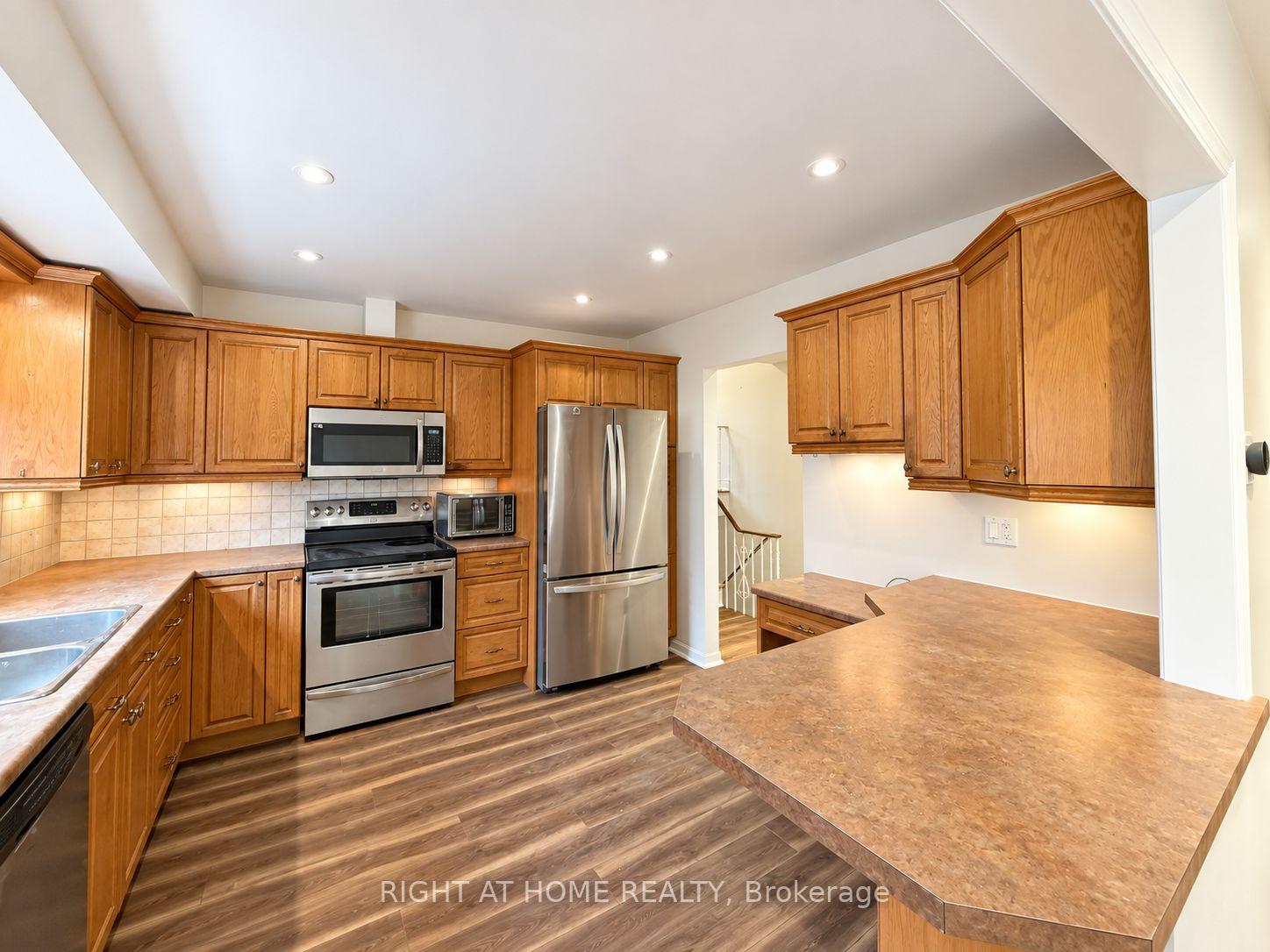 Upper - 2201 Bridge Road, Oakville 5