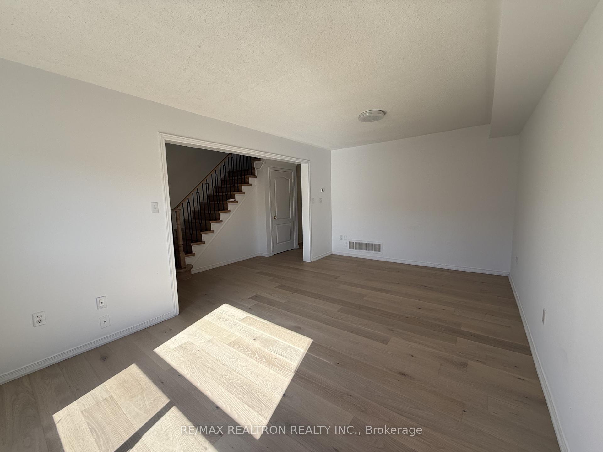 663 South Unionville Avenue, Markham 5
