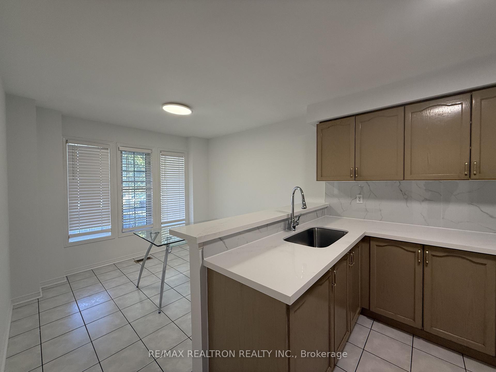 663 South Unionville Avenue, Markham 3