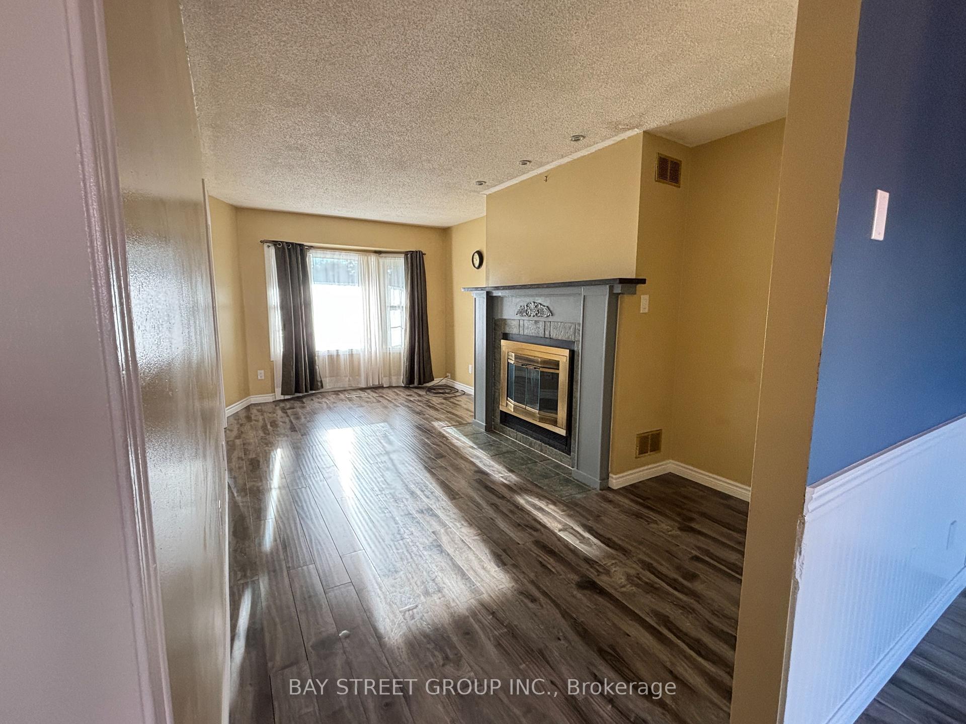 27 Lindsay Court, Barrie 5