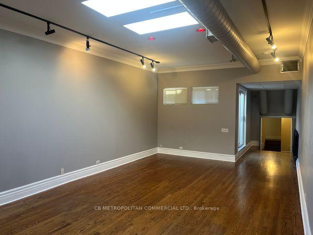401 Spadina Avenue, Toronto 5