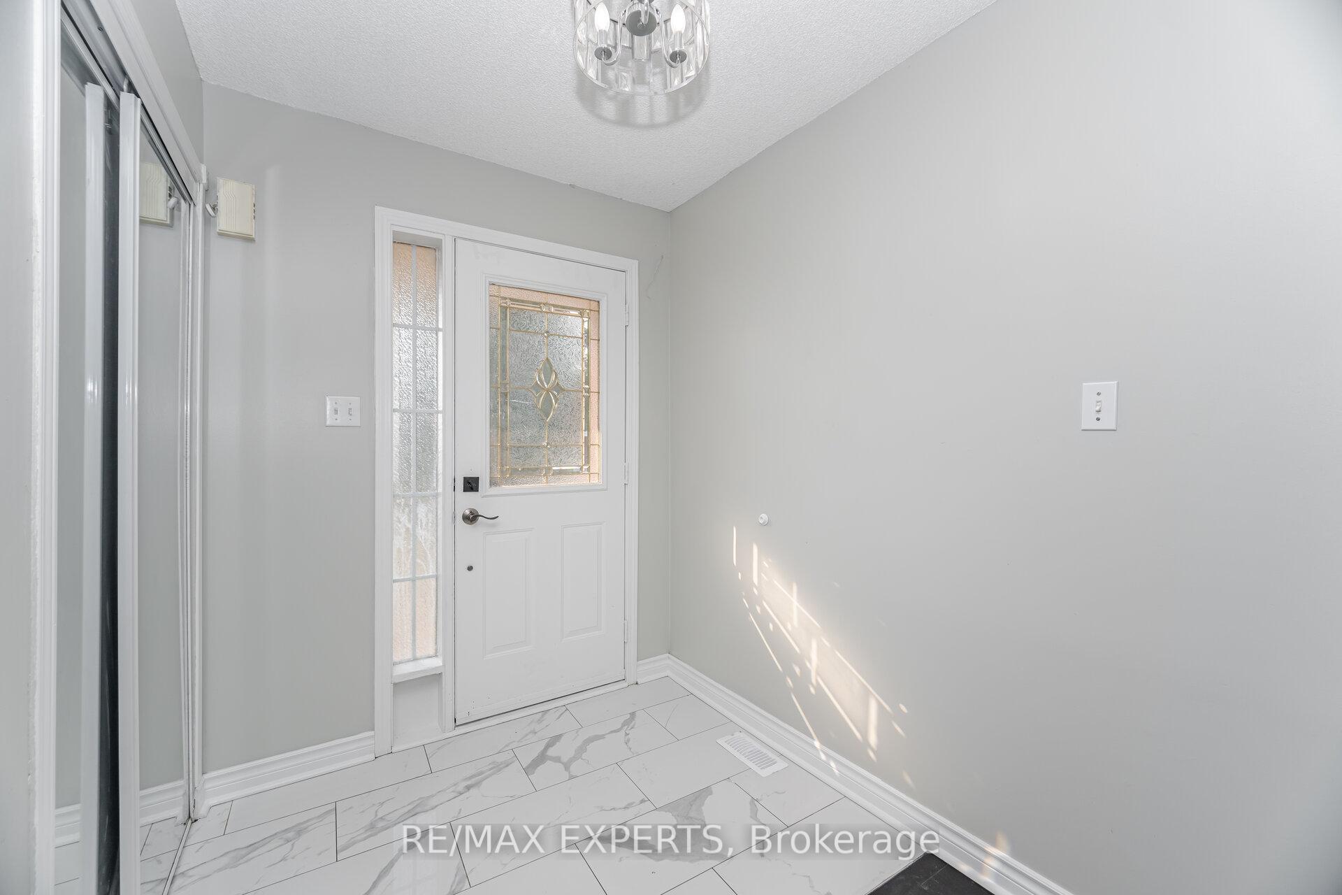 82 Twin Pines Crescent, Brampton 4