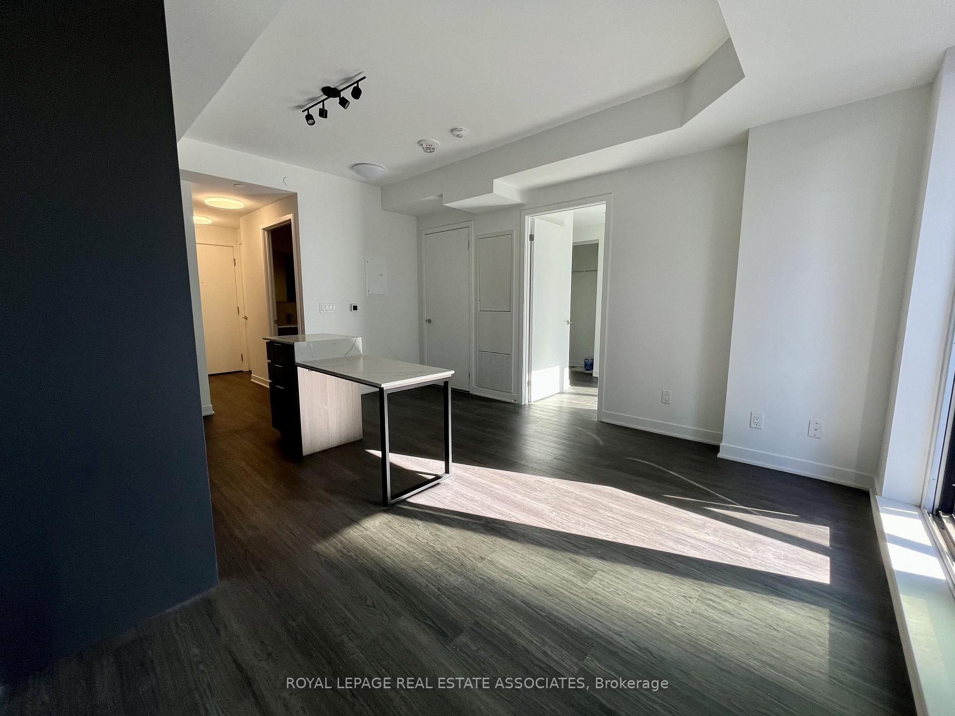 409 - 185 Alberta Avenue, Toronto 4