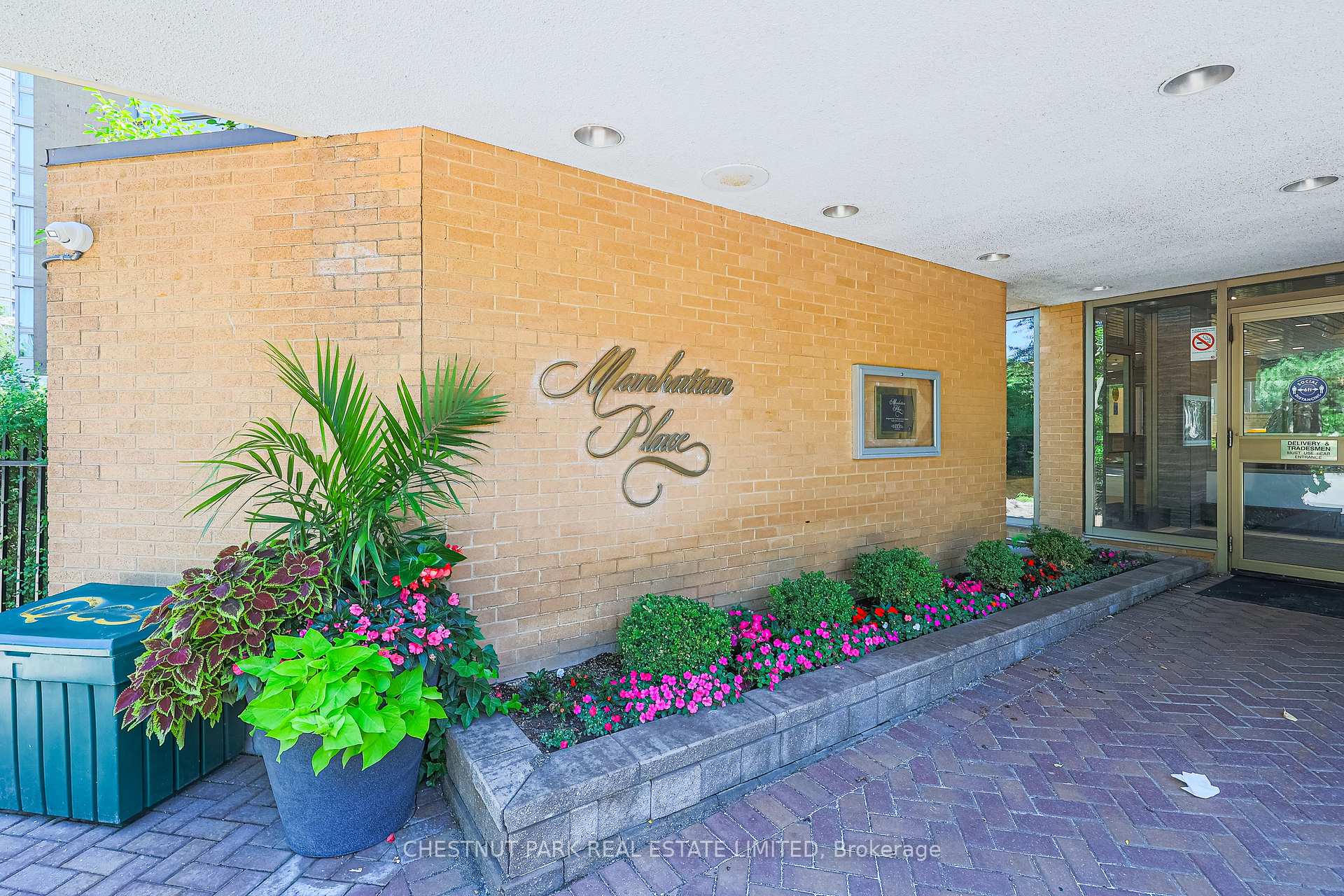 305 - 131 Beecroft Road, Toronto 2