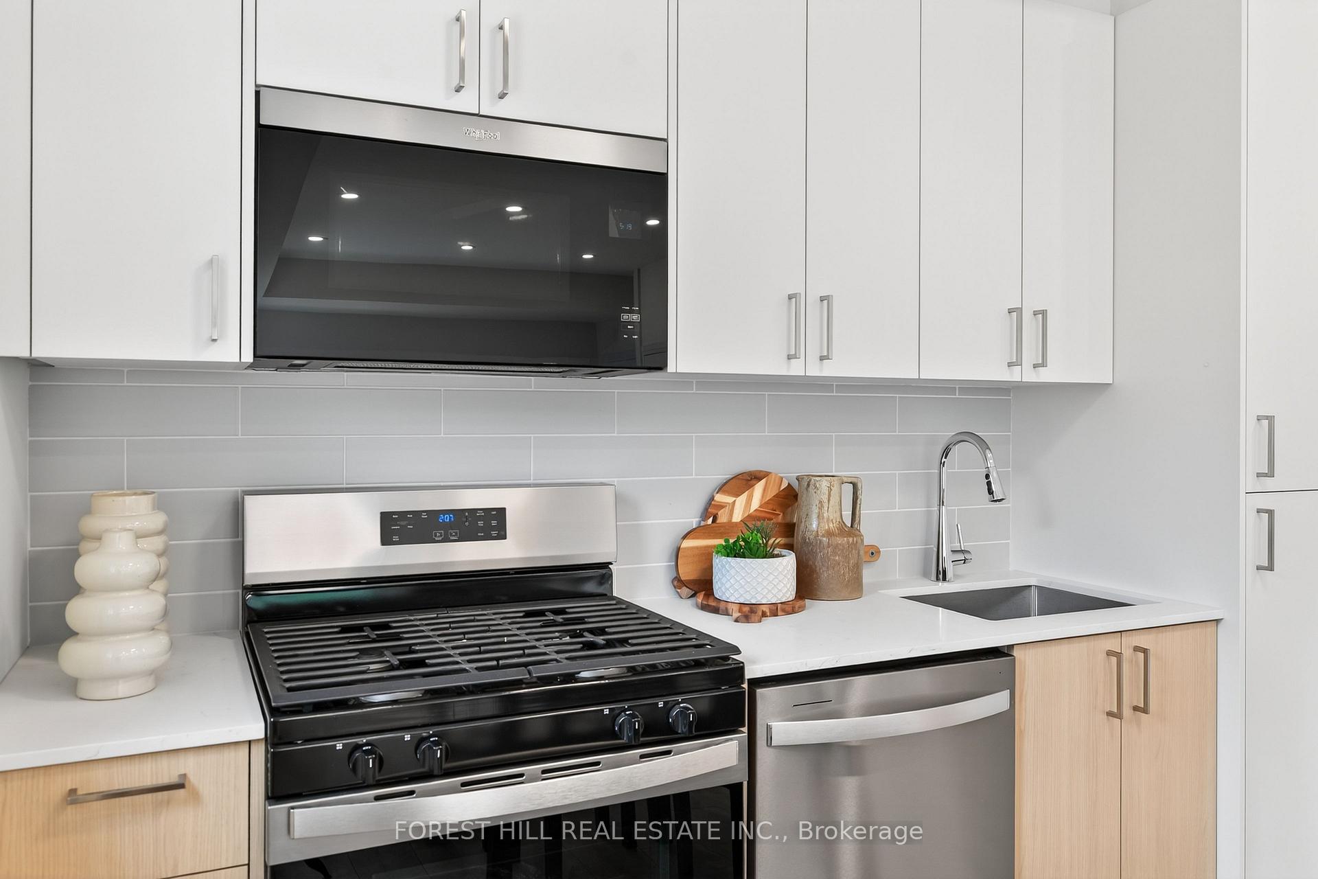 A - 12 SMALLWOOD Drive, Toronto 4