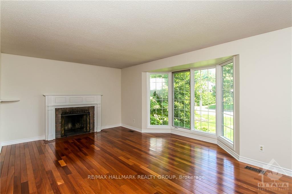 570 DUFF Crescent, Ottawa 5