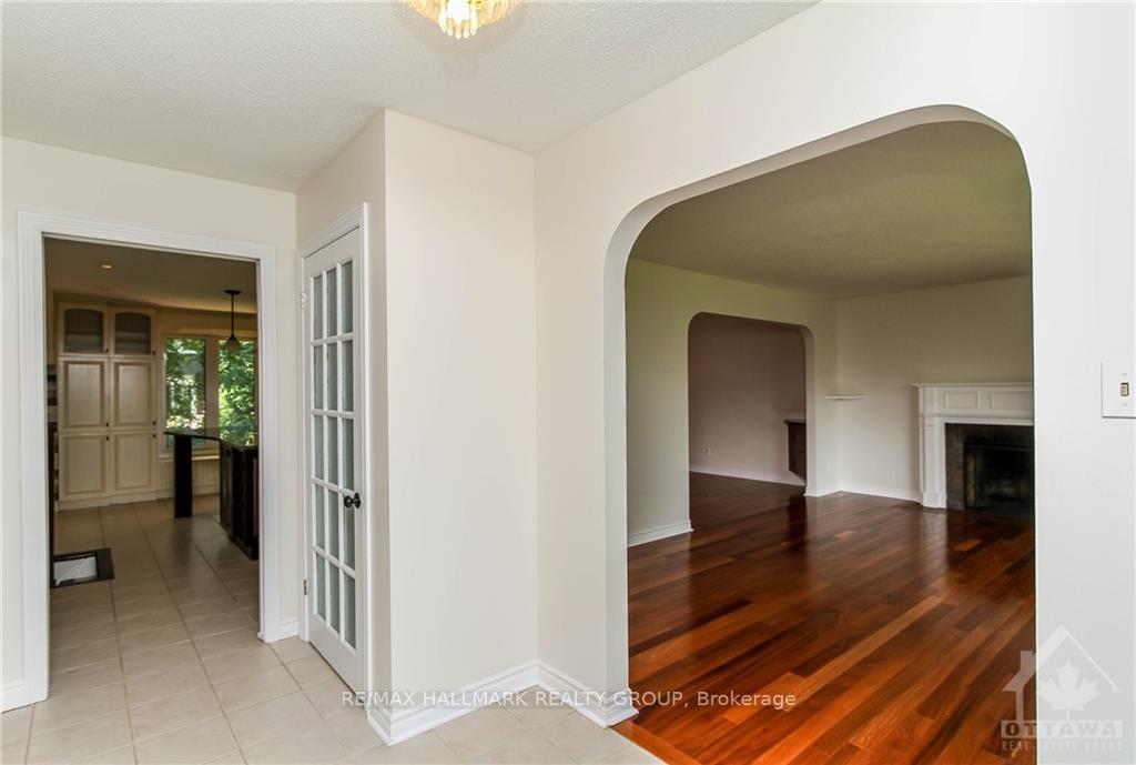 570 DUFF Crescent, Ottawa 3