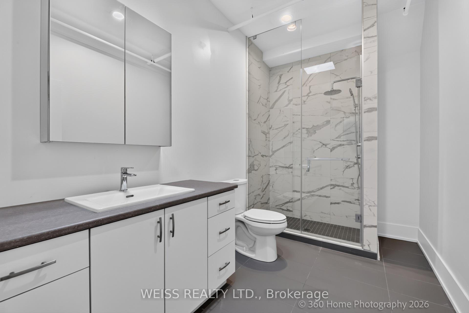 2 - 897 Lansdowne Avenue, Toronto 4