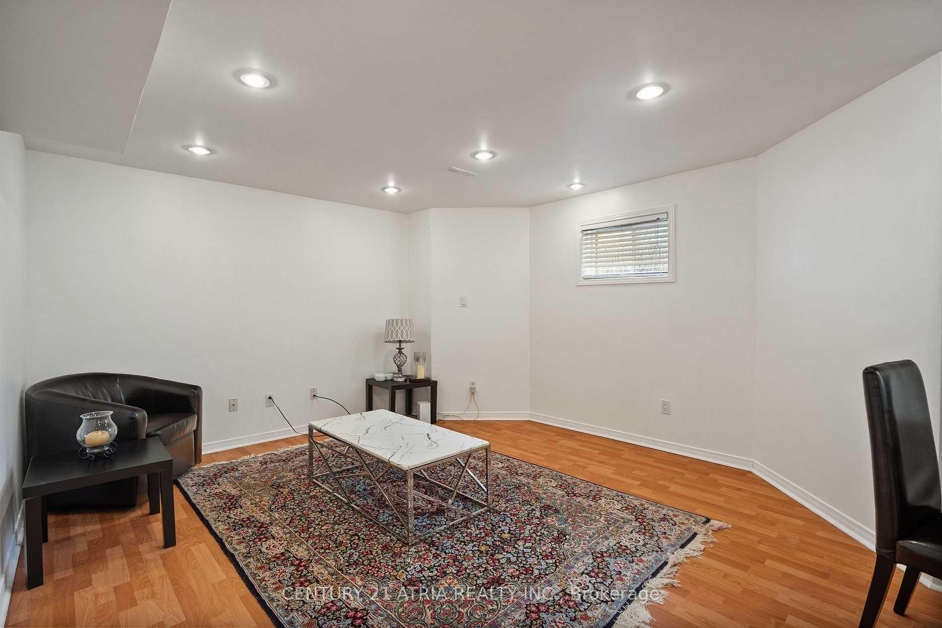 Bsmt - 22 Sweet Water Crescent, Richmond Hill 3