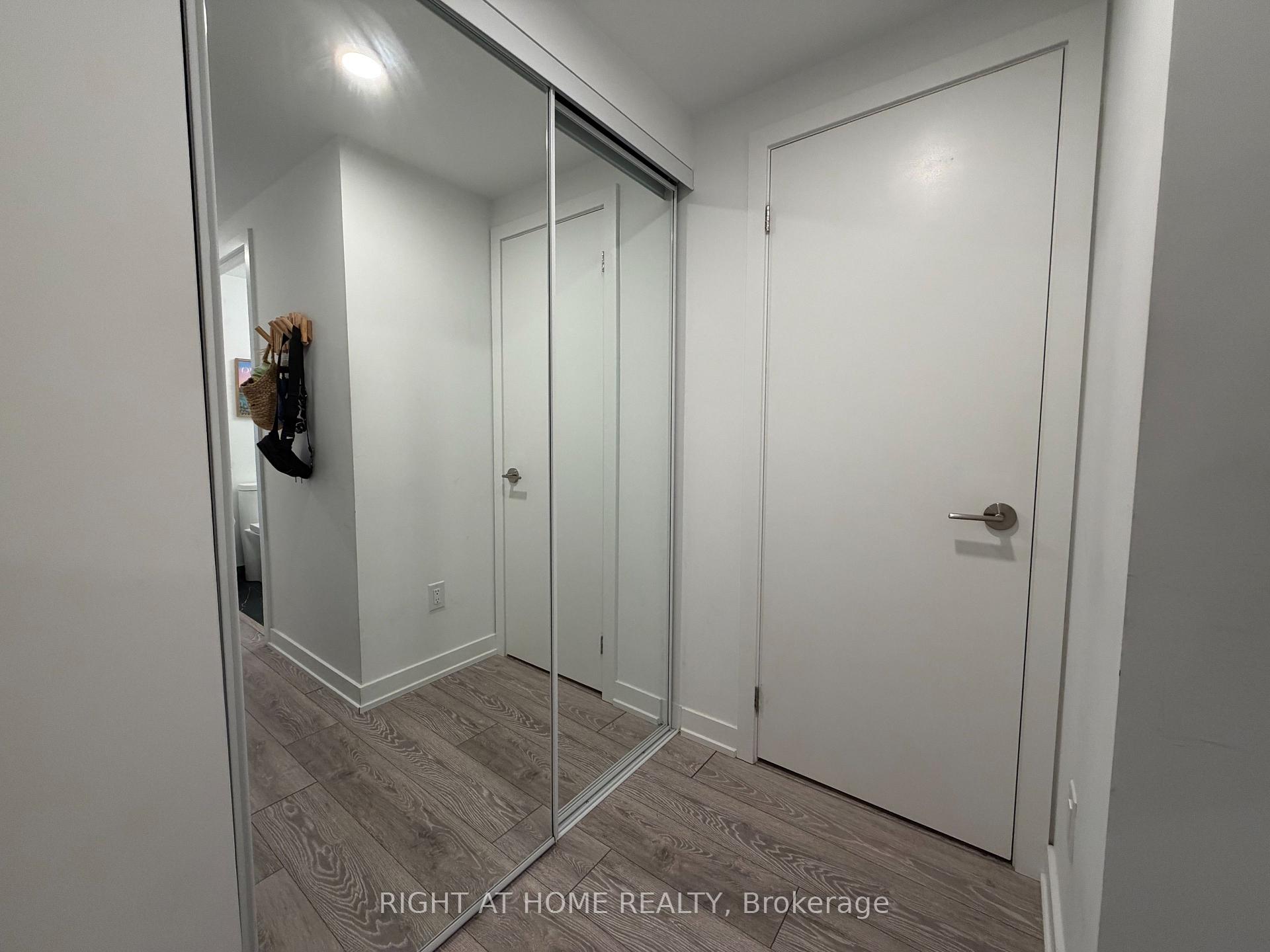 207 - 1100 Sheppard Avenue W, Toronto 4