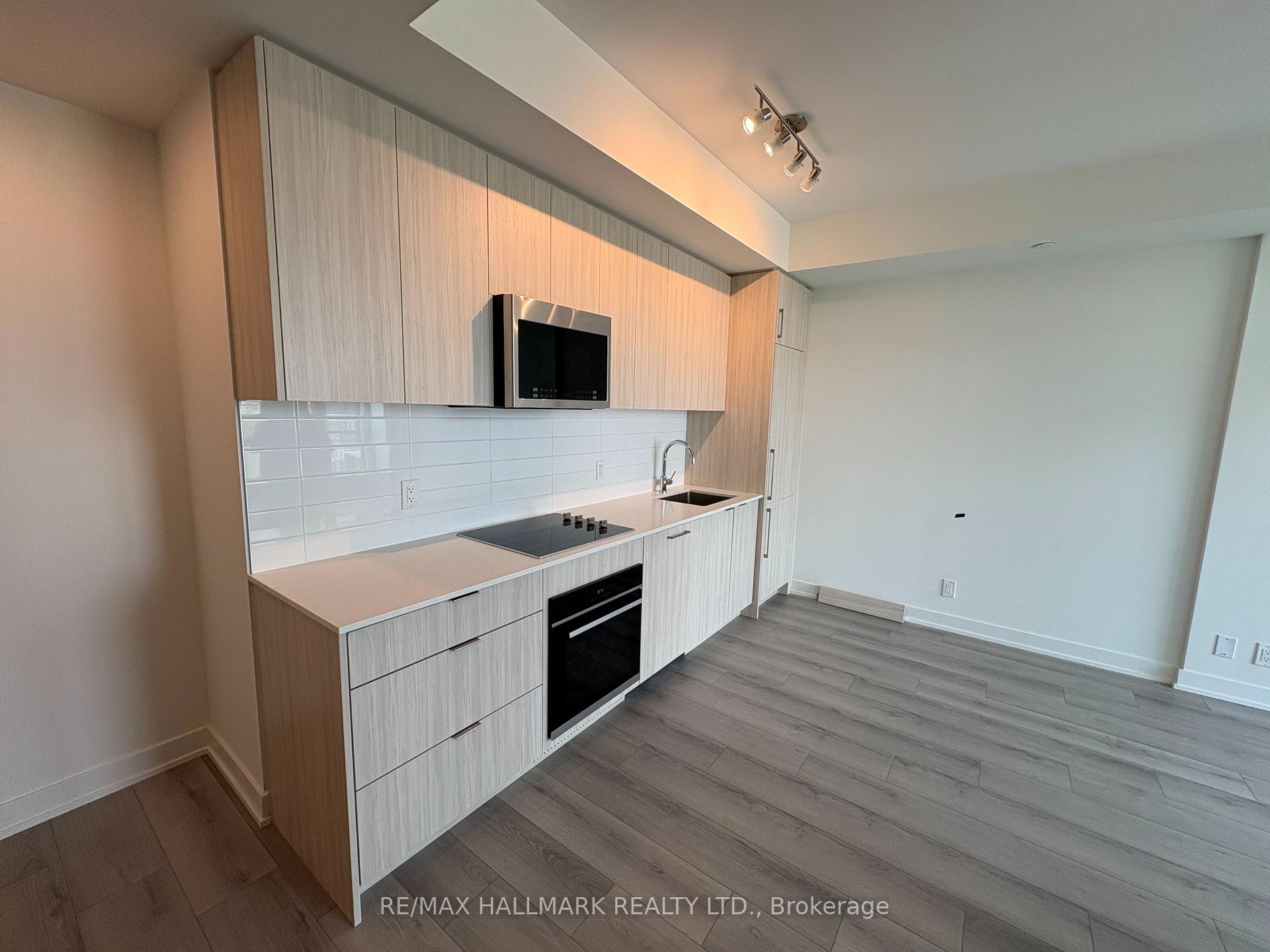 601 - 20 Deans Drive, Toronto 5