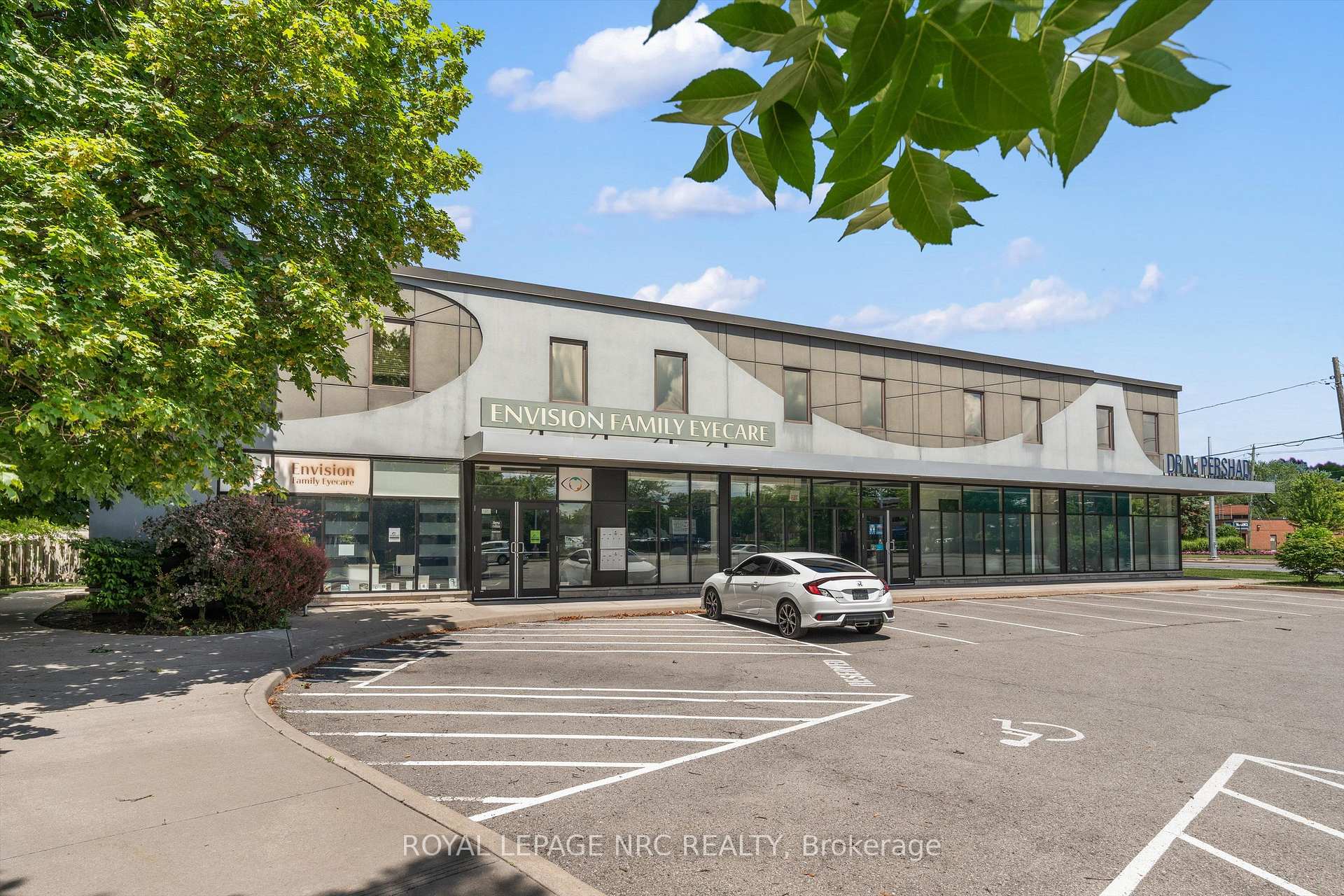 220 - 411 Lake Street, St. Catharines 3