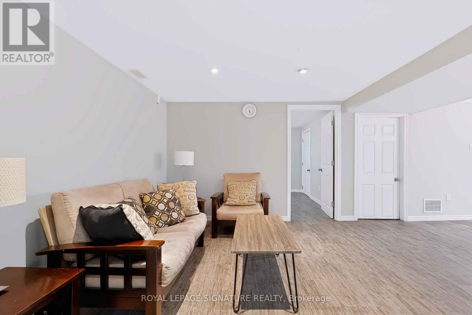 Bsmt - 66 Miramar Crescent, Toronto 4