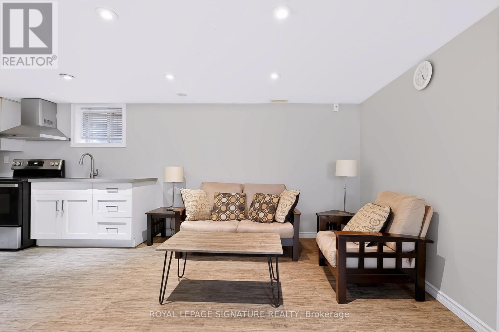 Bsmt - 66 Miramar Crescent, Toronto 3
