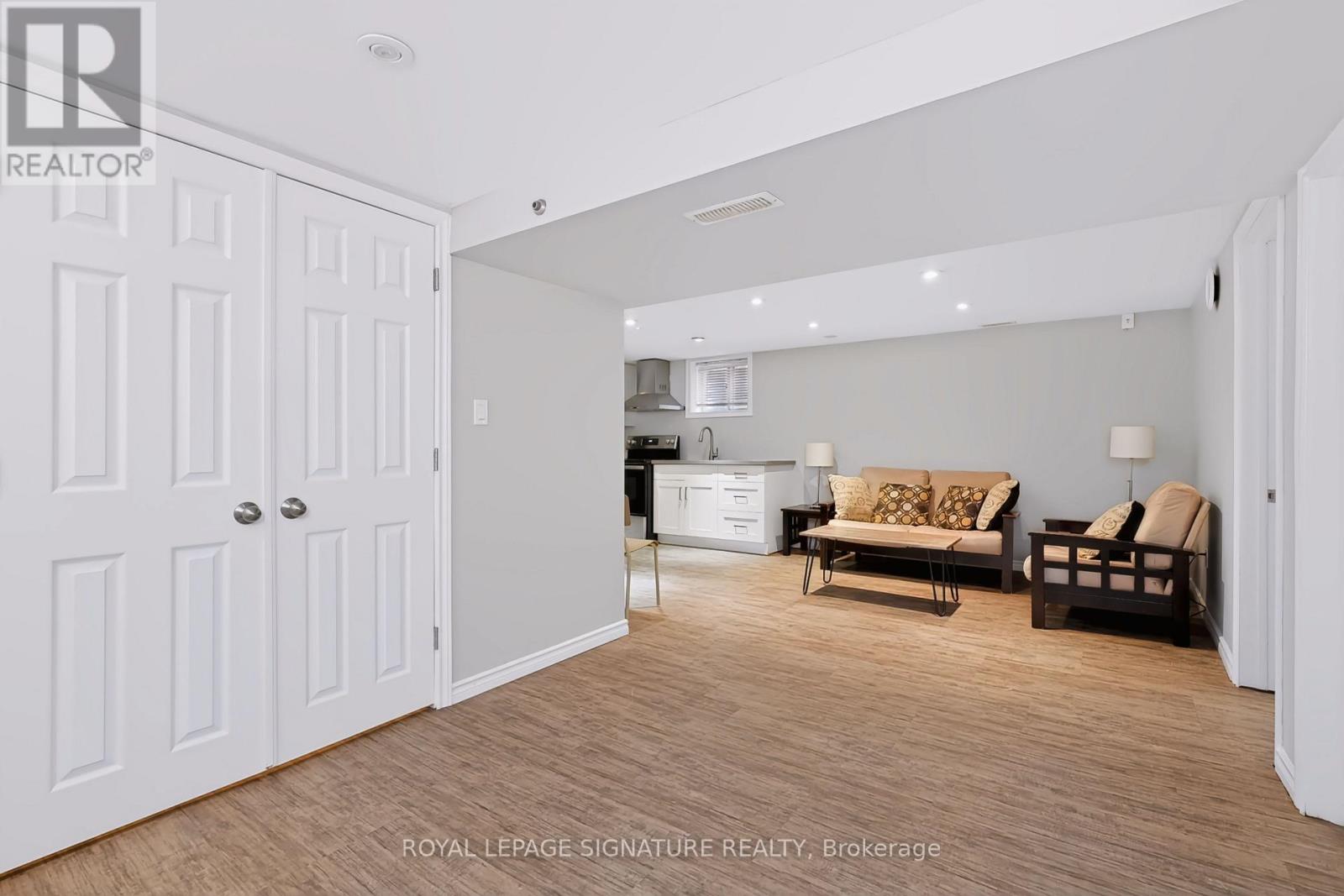 Bsmt - 66 Miramar Crescent, Toronto 2