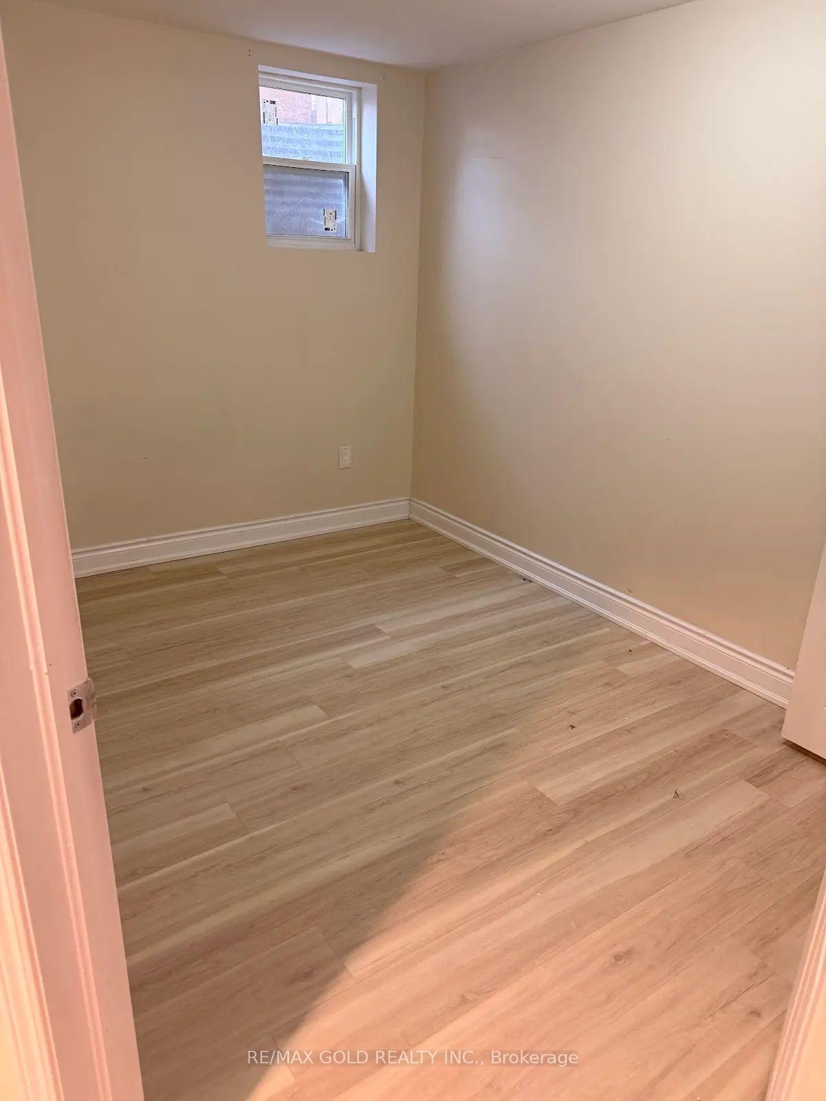 Bsmt - 9 Dunlop Court, Brampton 4