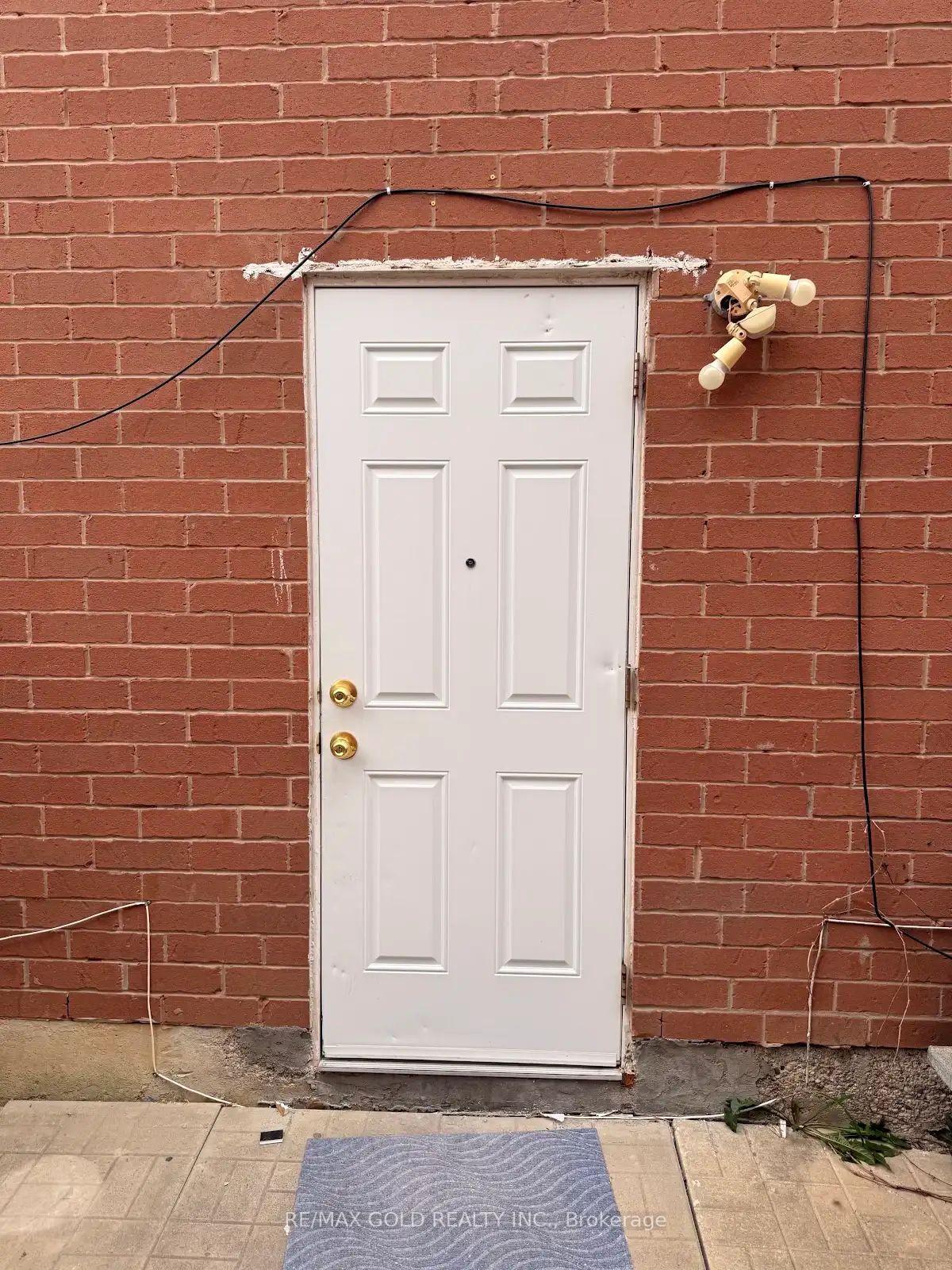 Bsmt - 9 Dunlop Court, Brampton 2