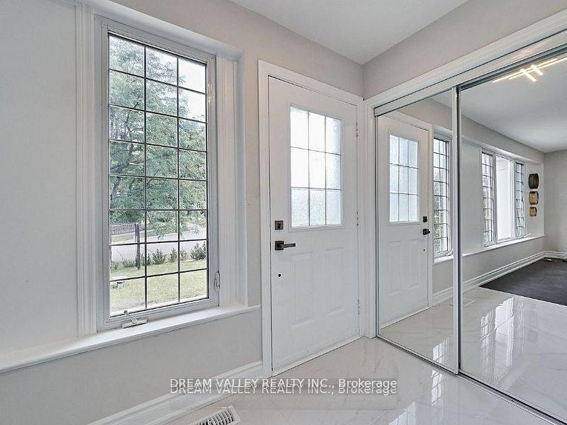 Main - 24 Gable Place, Toronto 3