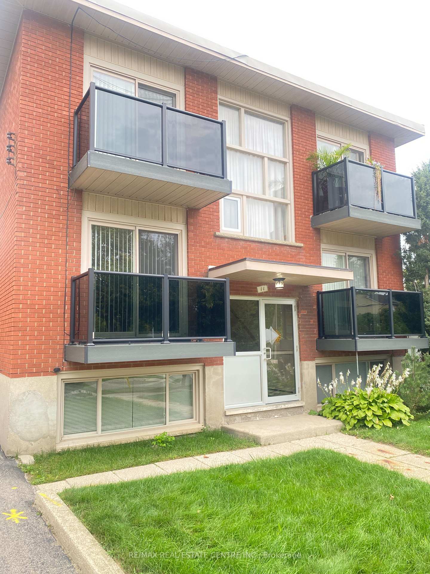 3 - 11 Southdale Avenue, Kitchener 2