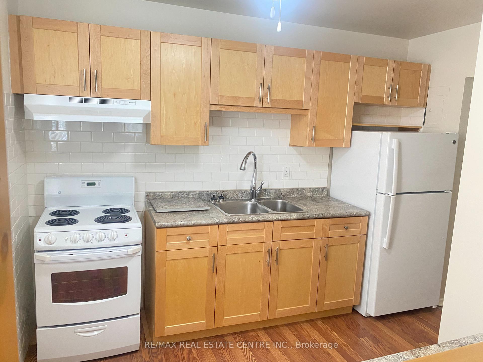 3 - 11 Southdale Avenue, Kitchener 4