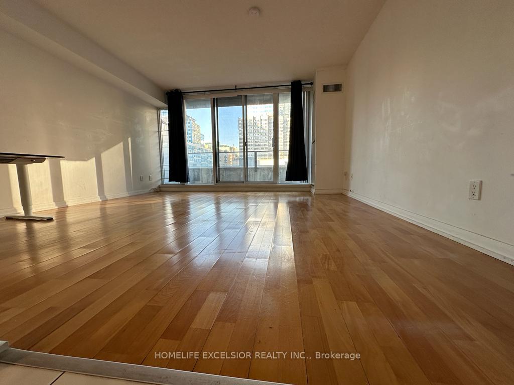632 - 111 Elizabeth Street, Toronto 5