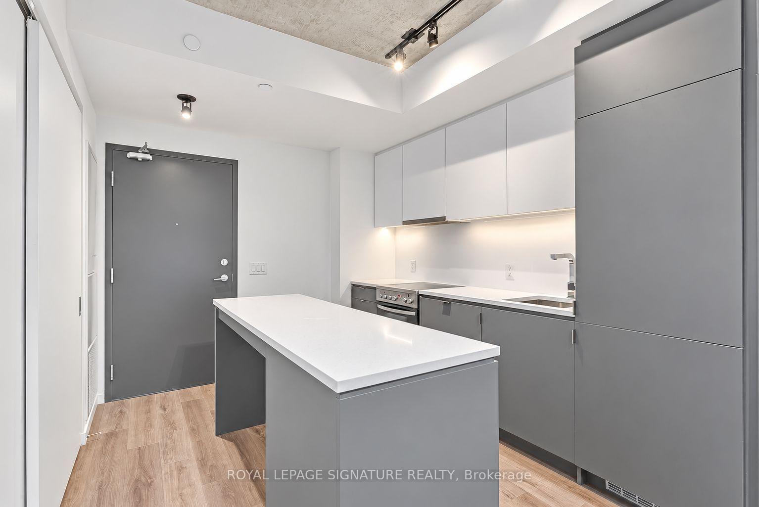 426 - 7 Smith Crescent, Toronto 4