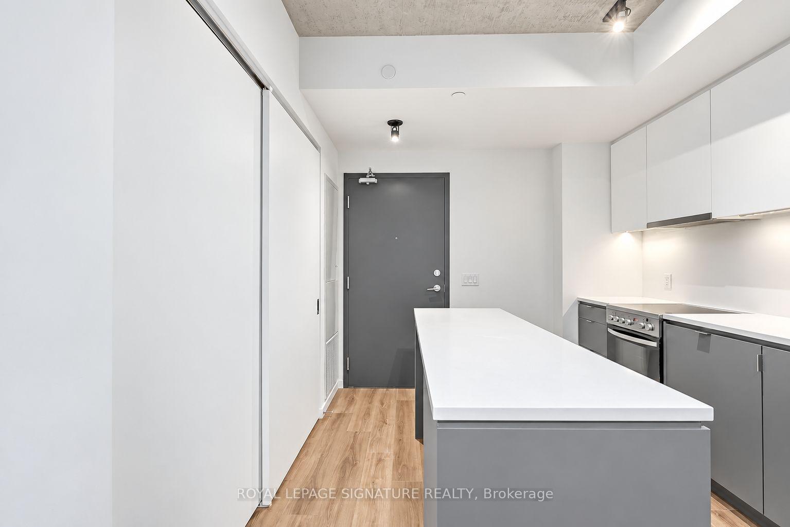 426 - 7 Smith Crescent, Toronto 3