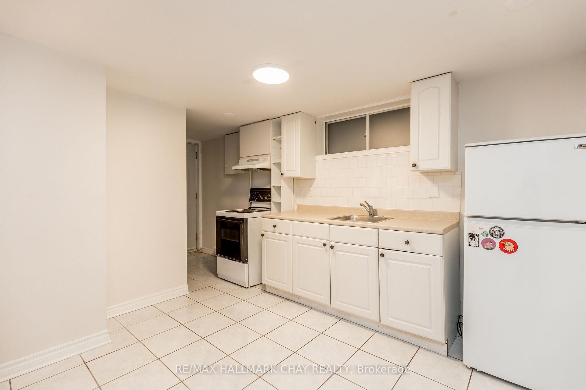 Lower - 80 Rushbrooke Avenue, Toronto 4